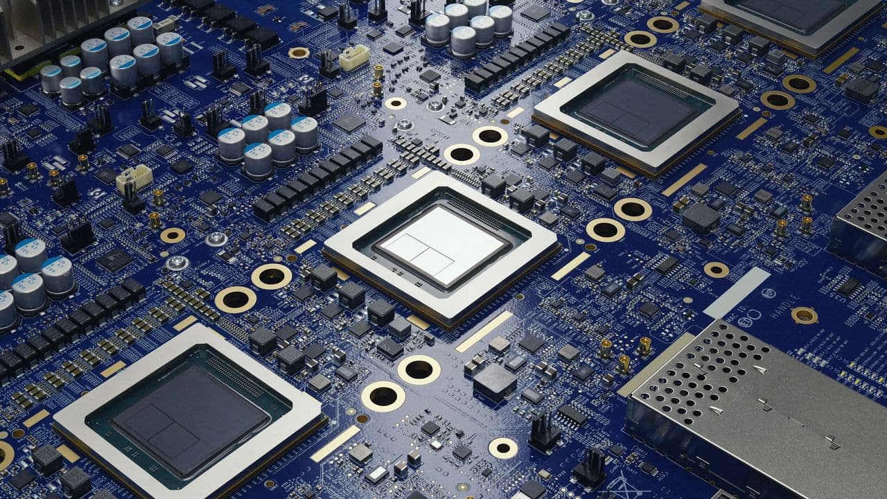 Google Chooses Intel EMIB-T for 9th-Gen TPUs, Breaking TSMC's CoWoS Monopoly