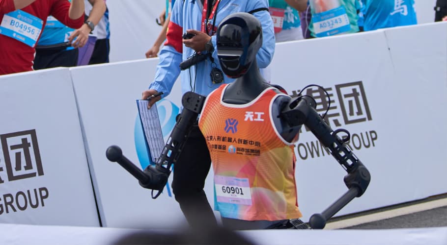 TienKung Ultra Robot Wins Design Award at Beijing Humanoid Half-Marathon