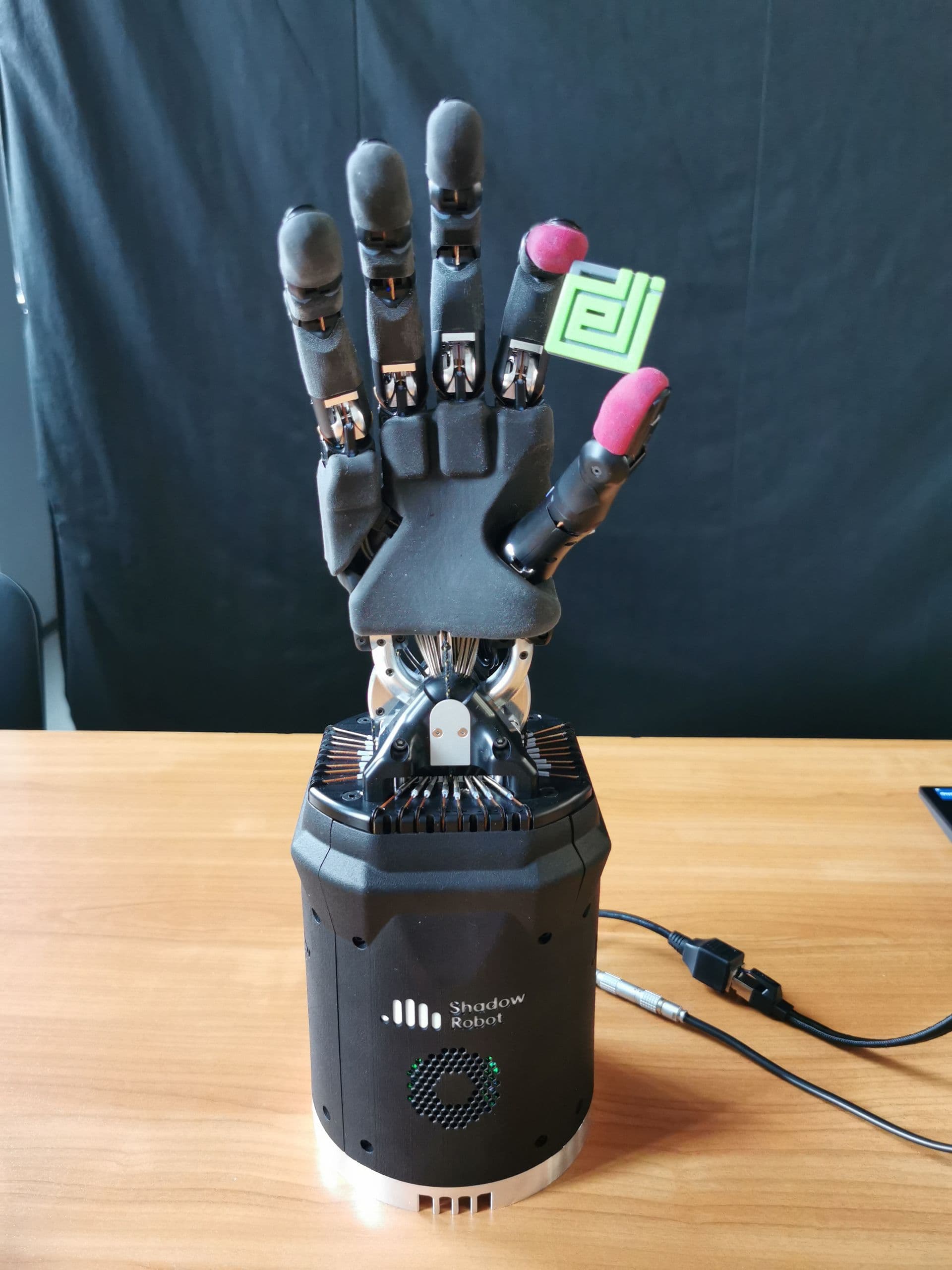 Chinese Firm Unveils Dexterous Robotic Hand for Fine Motor Tasks