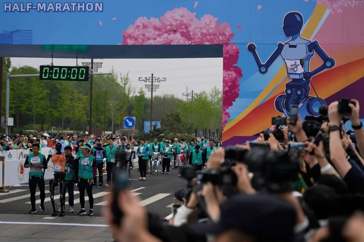 Beijing Humanoid Robot Half Marathon Tests 40% Autonomous Teams